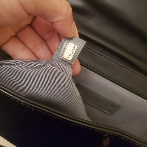 CHANEL PATENT LEATHER PURSE BAG SILVER BLACK 2013 - Picture 5 of 12